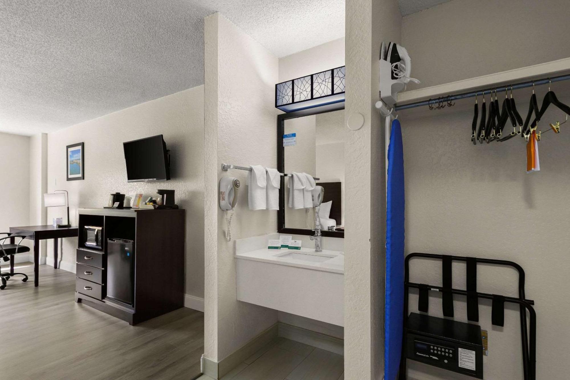 Quality Inn Sarasota I-75 Εξωτερικό φωτογραφία